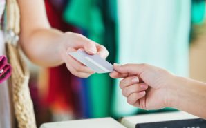 What’s The Difference Between Charge Cards and Credit Cards?